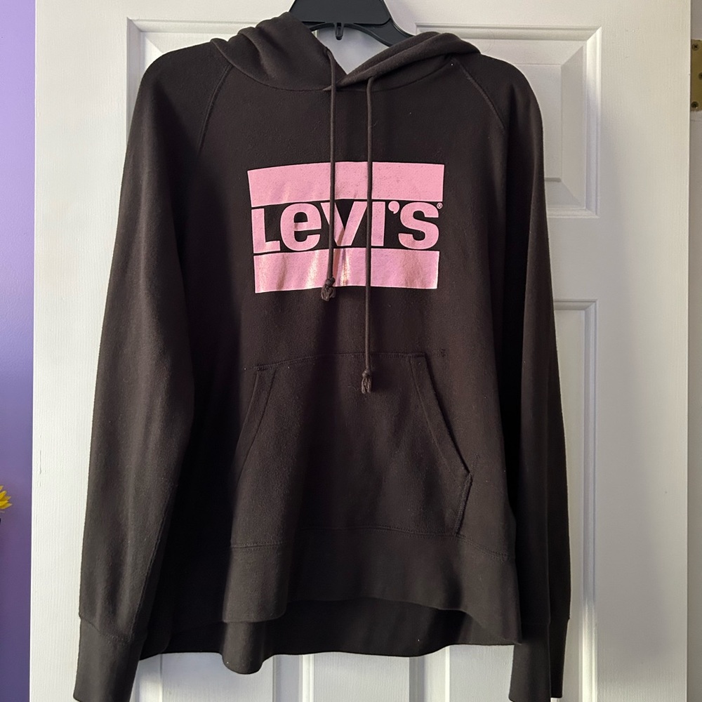 Size medium Levi’s hoodie, black